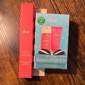 Dae Cactus Fruit Styling Cream Taming Wand - Red